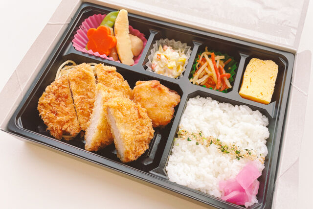 ヒレ・ロースかつ・唐揚げ弁当