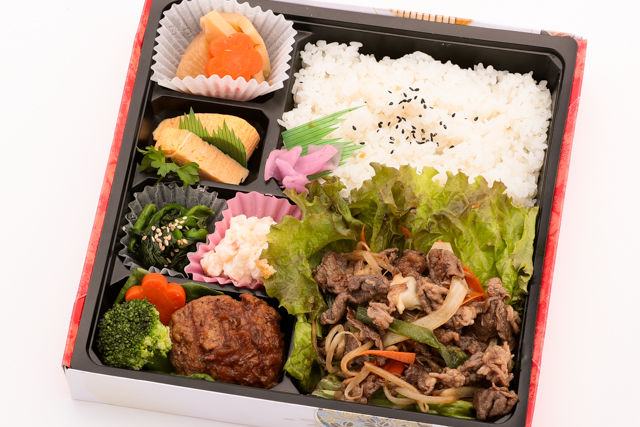 【熨斗対応可】肉野菜炒め＆黒毛和牛手ごねハンバーグステーキ弁当