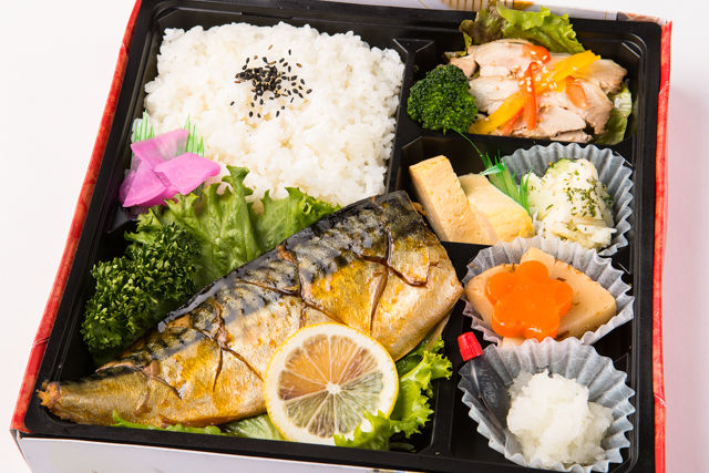 【熨斗対応可】彩り鯖の塩焼き＆もち豚冷しゃぶ弁当