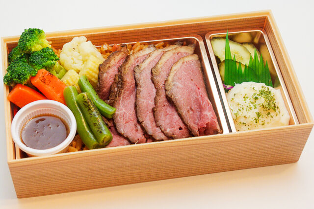 焼き野菜とローストビーフボウル