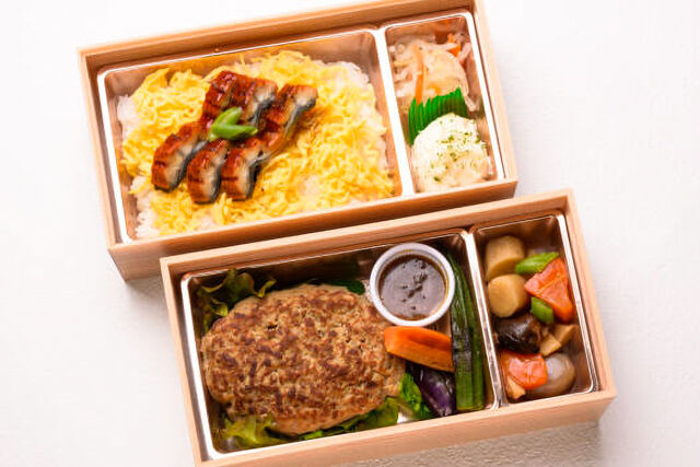 うな重＆荒びきハンバーグ2段弁当