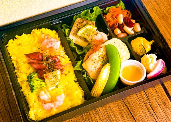 【熨斗対応可】【春限定】ホタルイカのパエリアと濃厚チーズのトマトハンバーグ＆白身魚のポアレ