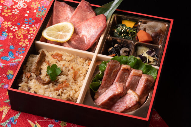 厚切り牛タンと特選サーロインの炊き込みご飯