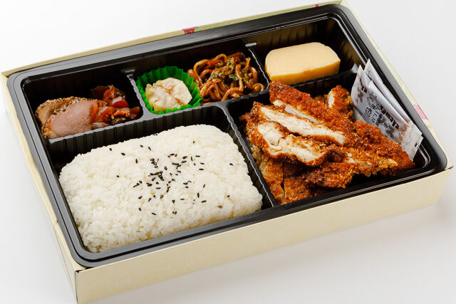 チキンカツ贅沢弁当
