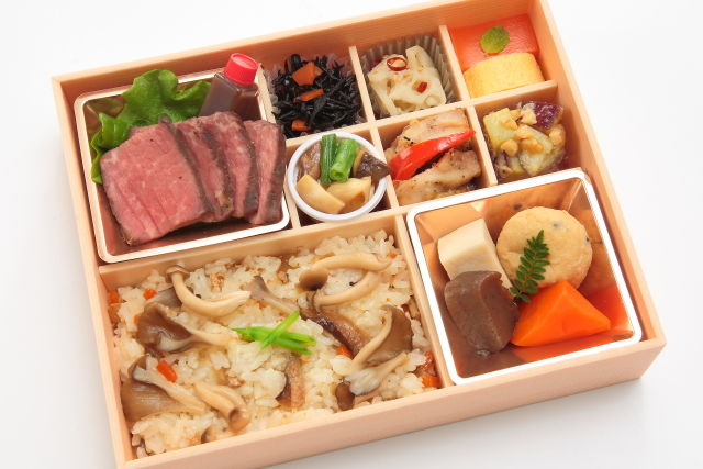 【秋冬限定】茸ご飯と牛ステーキ御膳