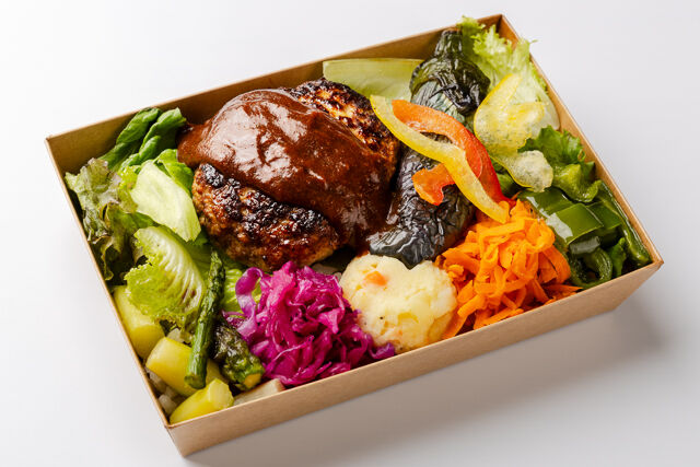 手作りハンバーグと7種の彩り副菜弁当