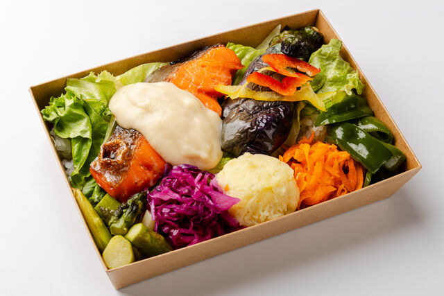 銀鮭グリルと7種の彩り副菜弁当