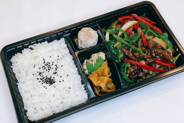 石橋飯店の青椒牛肉絲（チンジャオニューロース）弁当