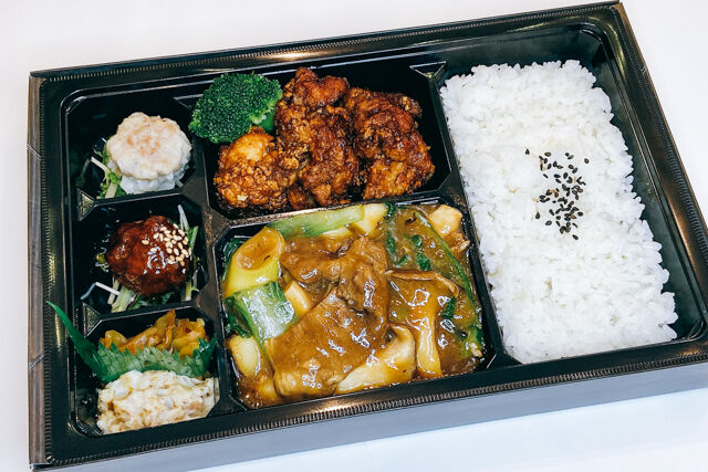 【Wメイン】牛肉のオイスターソース炒め×油淋鶏の豪華御膳