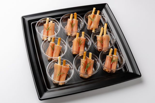 グリッシーニの生ハムロール