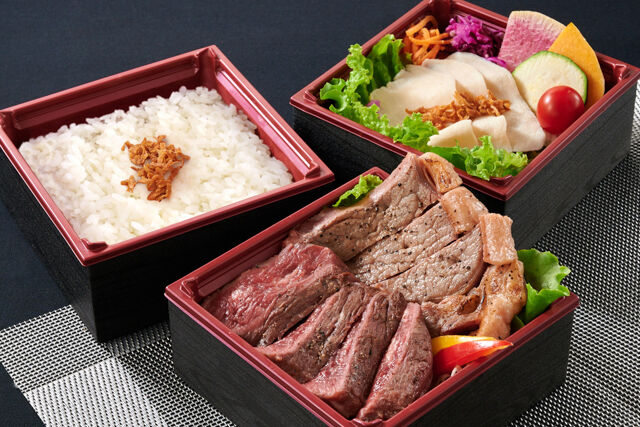 熟成牛ハラミ＆サーロインステーキの2種盛り御膳