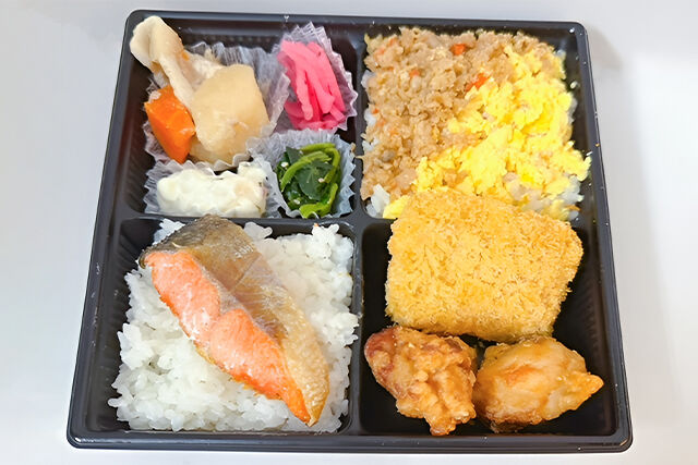 ボリューム弁当【海老カツと肉じゃが】