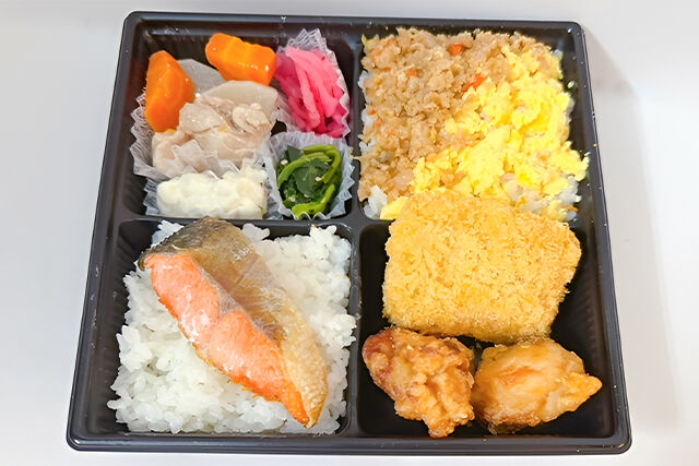 ボリューム弁当【海老カツと鶏大根】