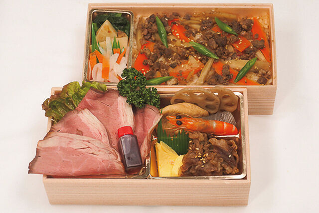 【熨斗対応可】黒毛和牛ローストビーフと和牛そぼろの五目飯二段御膳