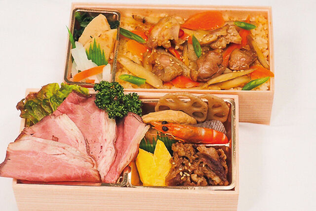 【熨斗対応可】黒毛和牛ローストビーフと地鶏の五目飯二段御膳