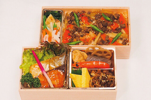 【熨斗対応可】天然鰤の照り焼きと和牛そぼろの五目飯二段御膳