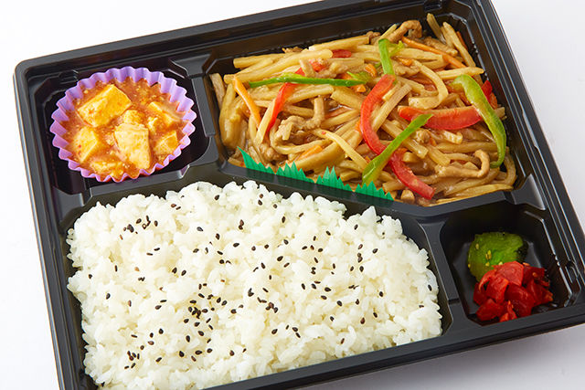 青椒肉絲（チンジャオロース）弁当