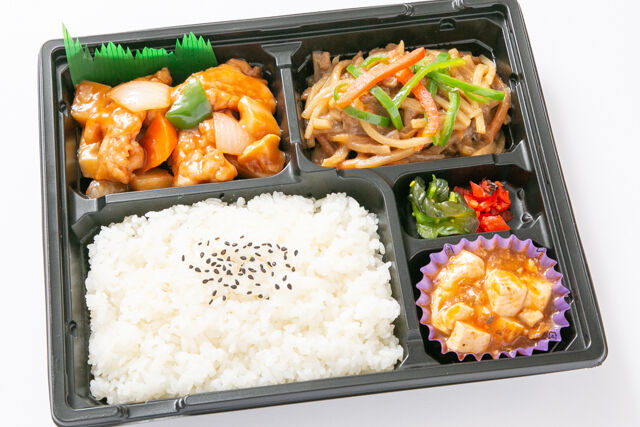 【厳選】Wメイン中華弁当（白身魚の甘酢炒め＆チンジャオロース）