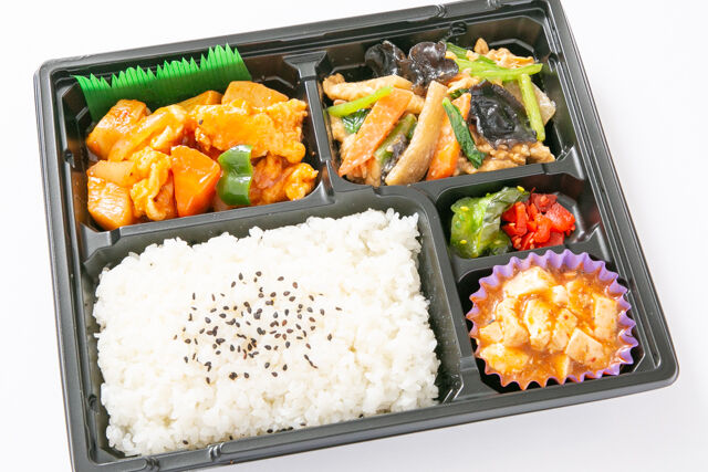 【厳選】Wメイン中華弁当（サバチリソース＆木耳と豚肉玉子炒め）