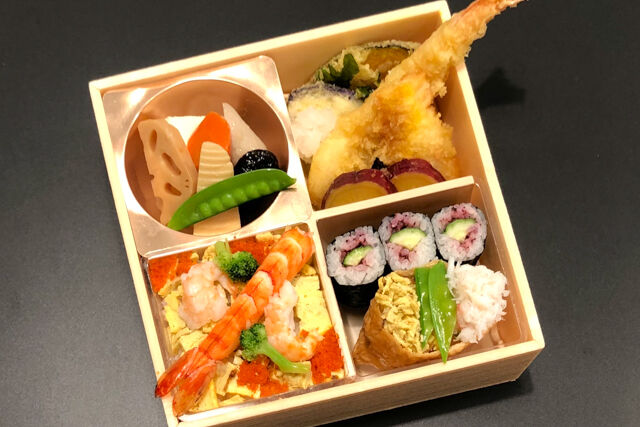 大海老ちらしとかわり稲荷御膳～旬の天麩羅～