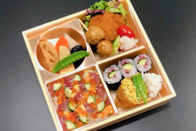 バラちらしとかわり稲荷御膳～おろしひれかつ～