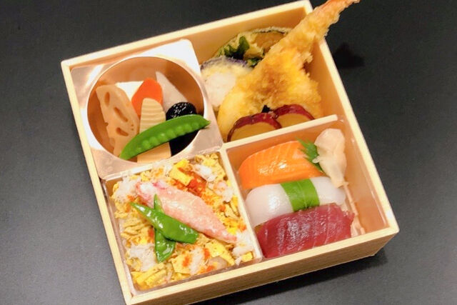 蟹ちらしと握り寿司御膳～旬の天麩羅～