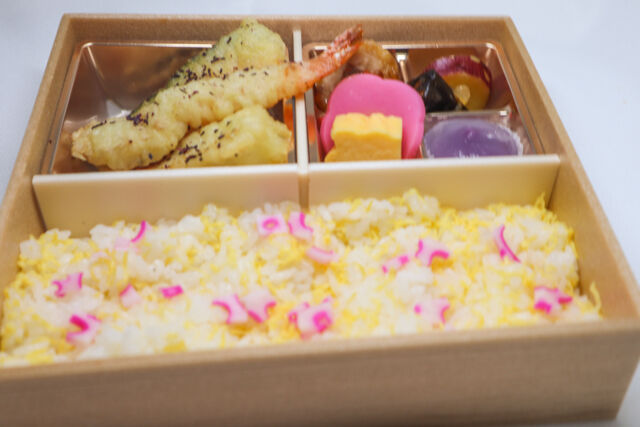 3種てんぷらの錦糸ご飯弁当