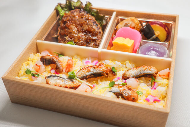 国産牛ハンバーグと鰻と海老のチラシ寿司弁当