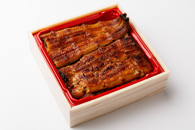 「鳥徳」鰻重（国産鰻使用）