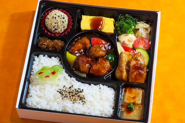 【熨斗対応可】【海鮮なし】黒酢スブタ＆若鳥の甘酢あんかけ弁当