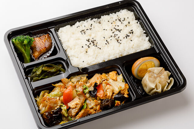 【桂花太肉（ターロー）入り】玉子と豚肉と木くらげの炒め物弁当