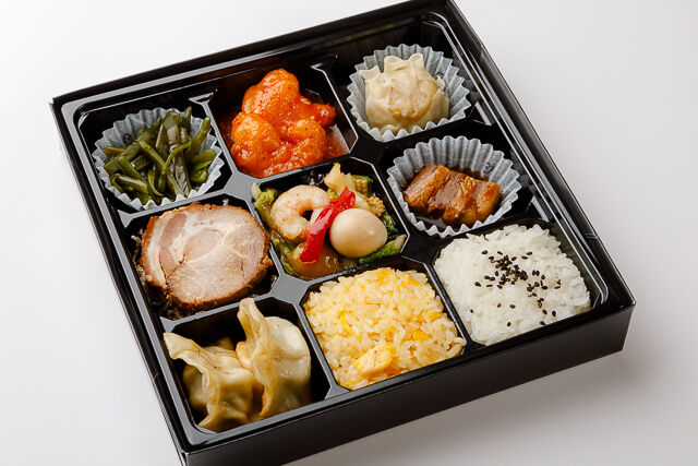 【桂花オリジナル太肉（ターロー）とチャーシュー付き】八宝菜＆エビチリ弁当