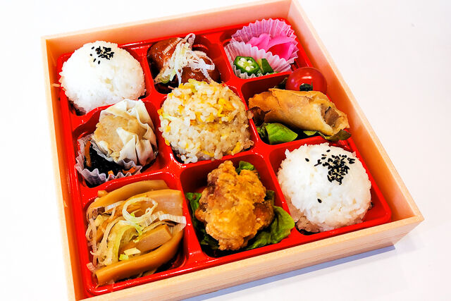 三河醤油唐揚げ×肉団子のチリソース9升弁当