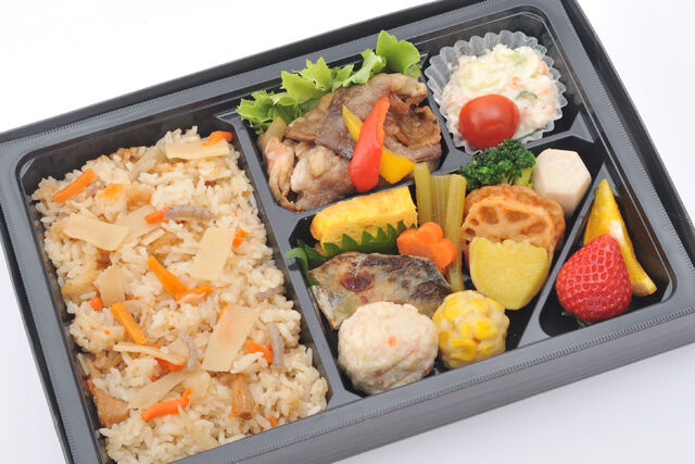 牛焼肉と和洋惣菜の炊き込み御膳