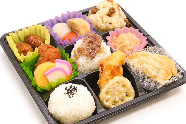 3種ご飯の彩り弁当