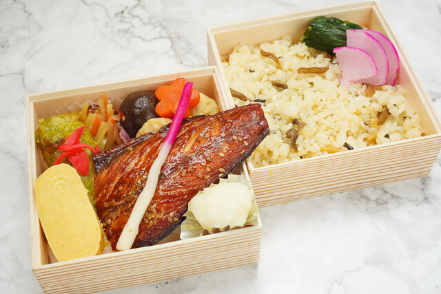 【熨斗対応可】炭火焼鯖のみりん干し（半身） 二段重