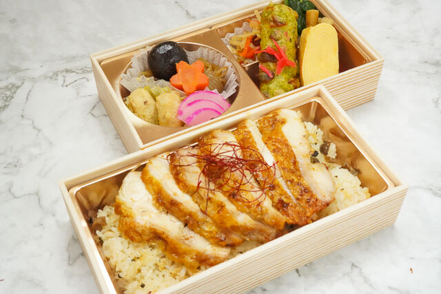 【熨斗対応可】炭火焼鶏の濃厚たれ焼 二段重