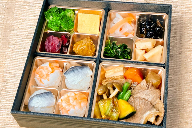 手まりと旬菜すき焼きの二彩膳