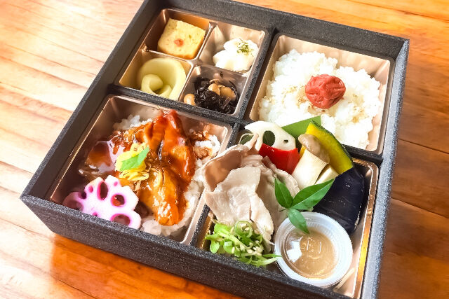 【秋限定】鰻ご飯と秋野菜の冷しゃぶと梅めし