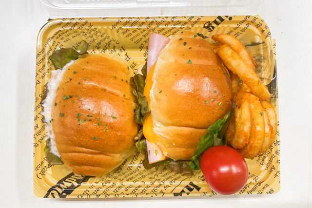 バターロールセットB パン2つ、おかず2品