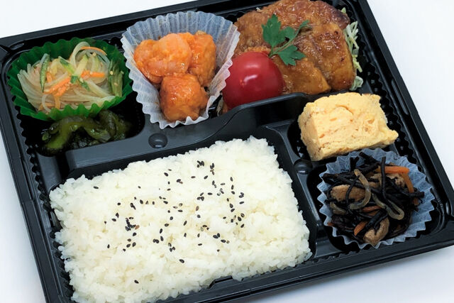 【日替り】お肉と海鮮おかずのダブルメイン弁当