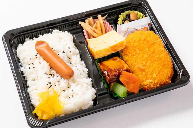 豚角煮卵黄ソースミックス弁当