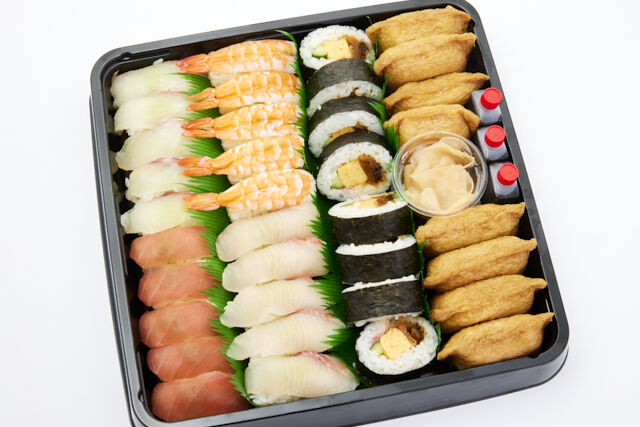 お寿司盛り合わせ