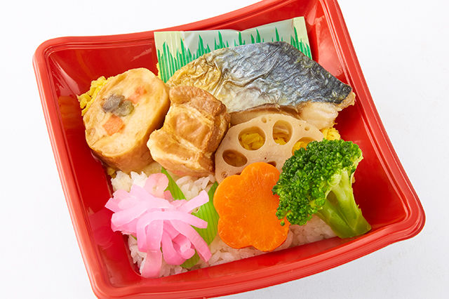 梅（うめ）～さばの塩焼きと豚の角煮丼～