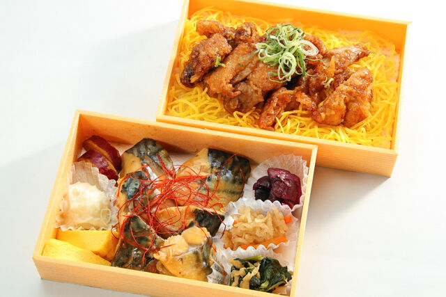 サバの味噌煮の満腹弁当