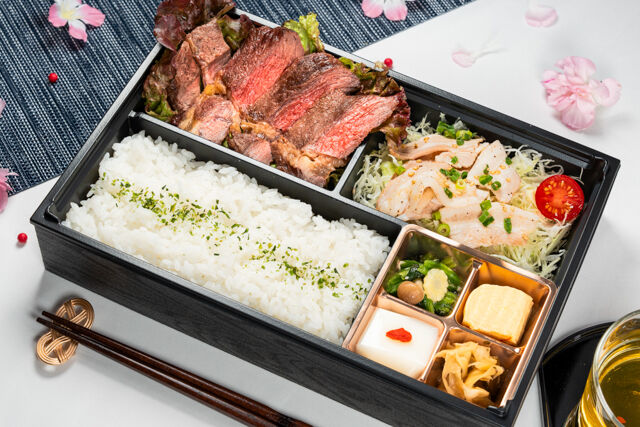 中落ちビーフステーキと豚しゃぶ合盛り御膳