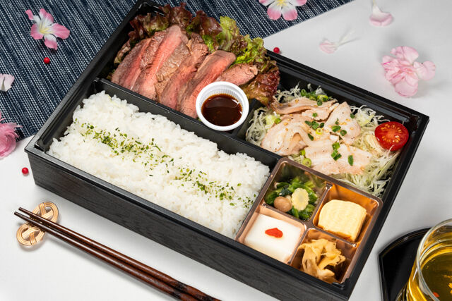 特選牛ステーキと豚しゃぶコンボ弁当