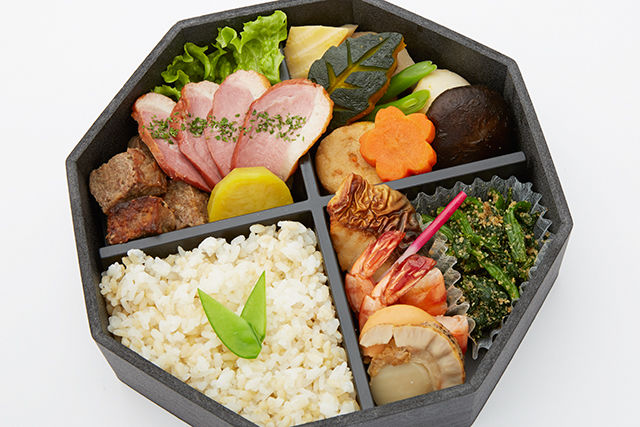 牛サイコロステーキと合鴨御膳