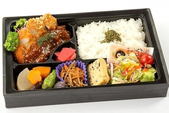 三元豚のミルフィーユカツ自家製デミグラスソース弁当