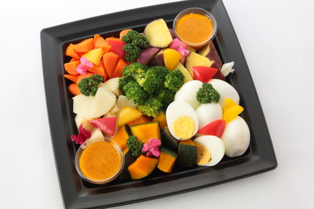 彩り蒸し野菜サラダ ～オリジナル人参ドレッシング～